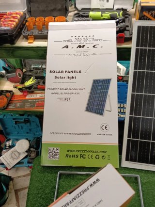 Faro solare A.M.C. 2000W con pannello