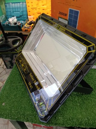 Faro solare A.M.C. 2000W con pannello