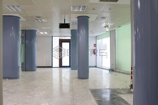 Local comercial en alquiler en Parque Ayala - Jardín de la Abadía - Huelín en Málaga