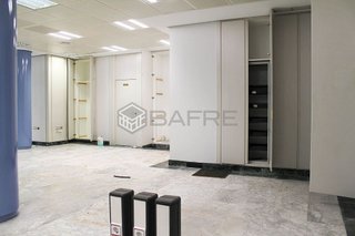 Local comercial en alquiler en Parque Ayala - Jardín de la Abadía - Huelín en Málaga