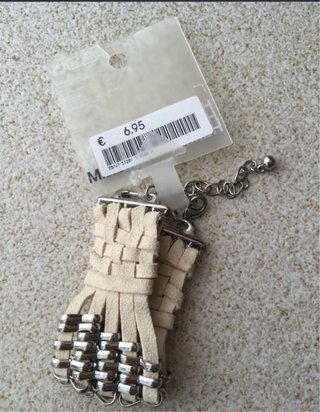 Pulsera de ante beige y plateada