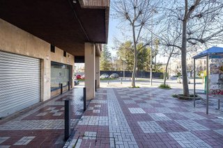 Local comercial en venta en Cervantes en Granada