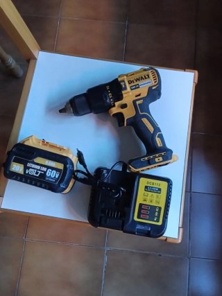TALADRO DEWALT PERCUTOR BATERÍA DCD778