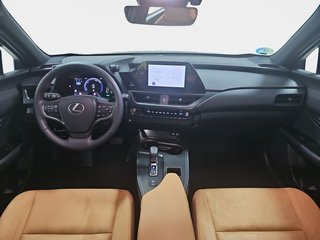 Lexus UX 2.0 300h UX Plus