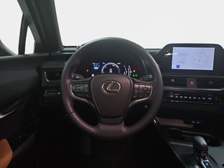Lexus UX 2.0 300h UX Plus