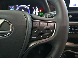 Lexus UX 2.0 300h UX Plus
