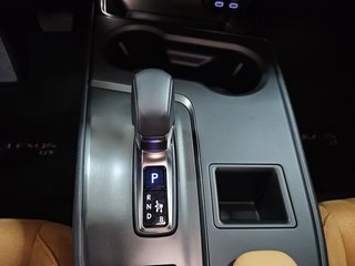 Lexus UX 2.0 300h UX Plus