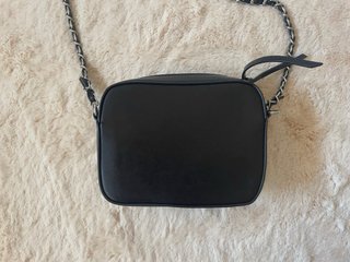 Bolso pequeño negro con brillantes