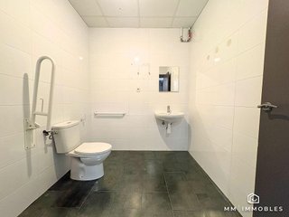 Local comercial en alquiler en Centre - Joan Prim en Granollers