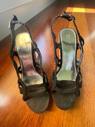 Sandalias cuña Benetton negras T37