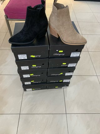 Tronchetti texani corti neri o beige