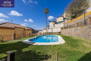 Casa adosada en venta en Crta. De la Sierra en Granada