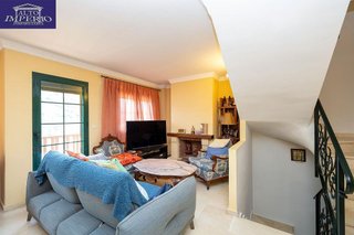 Casa adosada en venta en Crta. De la Sierra en Granada