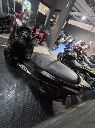Piaggio MP3 400 2023 - 17.000 km