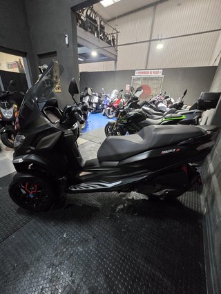 Piaggio MP3 400 2023 - 17.000 km