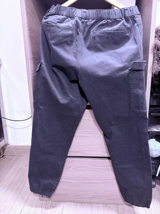 Pantalones cargo Uniqlo negros