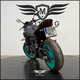 YAMAHA MT-07   (modelo actual) 2022