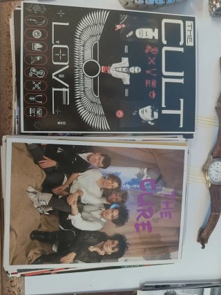 Postales The Cult y The Cure