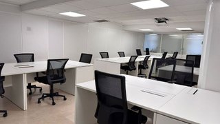 Oficina en alquiler en La Roqueta en Valencia