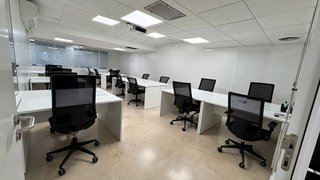Oficina en alquiler en La Roqueta en Valencia