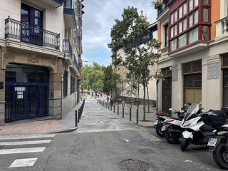 Local comercial en alquiler en Casco Viejo en Bilbao