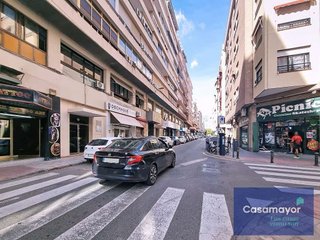 Local comercial en alquiler en Ensanche - Diputación en Alicante
