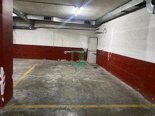 Garaje en venta en Centre en Badalona