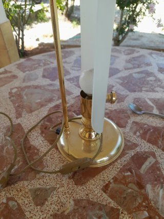 Lámpara de mesa dorada y cristal antigua años 80