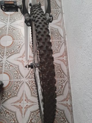 Bicicleta Morada y Blanca