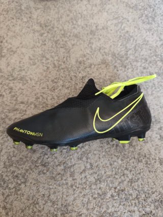 Botas de fútbol Nike Phantom Ghost