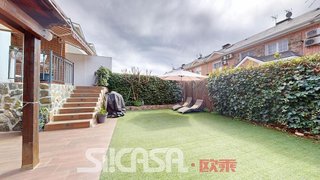 Casa adosada en venta en Parla Este en Parla