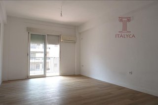 Piso en alquiler en Los Remedios en Sevilla