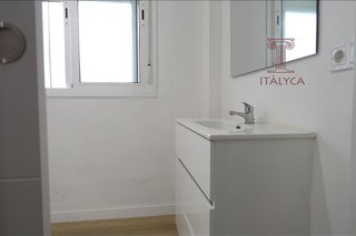 Piso en alquiler en Los Remedios en Sevilla