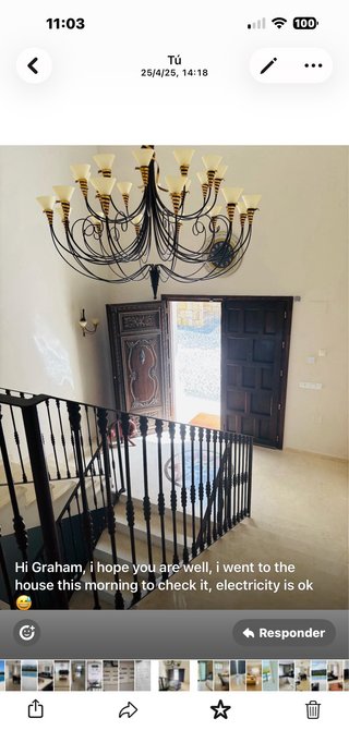 Puerta de madera tallada estilo rondeño