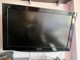 TV Panasonic 42” + soporte pared