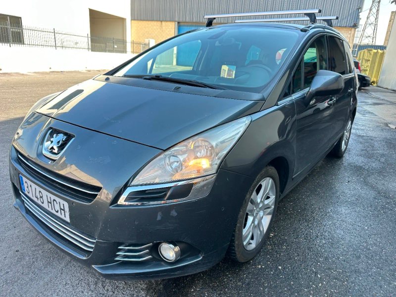 Peugeot 5008 2012 - foto 1