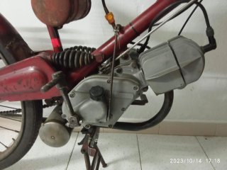 Motoguzzi Moped Roja
