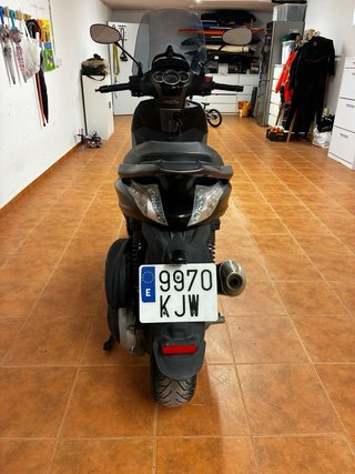 Piaggio Beverly 350 ST Negra