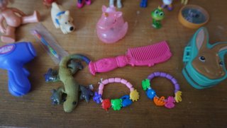Lote juguetes y Elsa Frozen 16cm con luz ver fotos