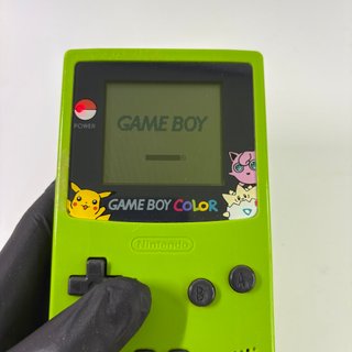 Game Boy Color Pikachu Verde