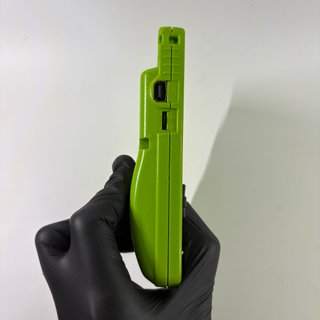 Game Boy Color Pikachu Verde