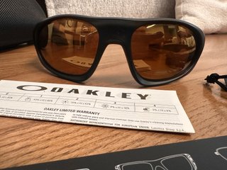 Gafas de sol Oakley polarizadas nuevas