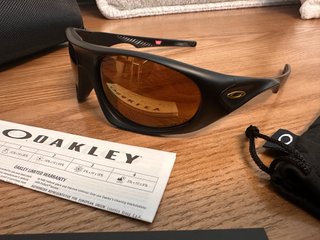 Gafas de sol Oakley polarizadas nuevas