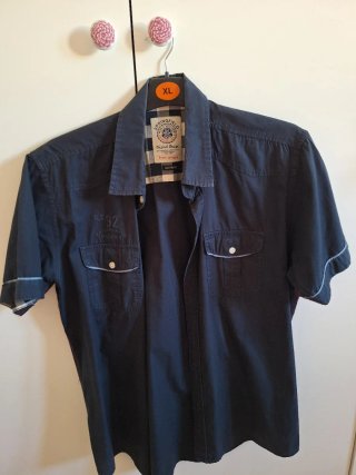 Polo Lacoste, polo Bendorff y camisa Springfield