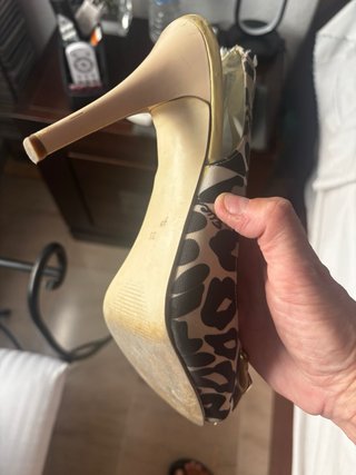 Sandalias Guess Animal Print Tacon Dorado