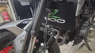 Kawasaki Z900 Negra y Verde A2