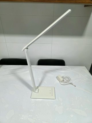 Lámpara LED de escritorio moderna