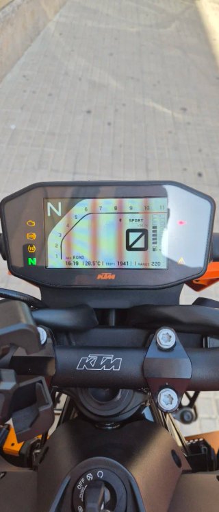 KTM 890 Duke GP Naranja Negra