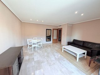 Piso en alquiler en Paus - Poligono San Blas en Alicante