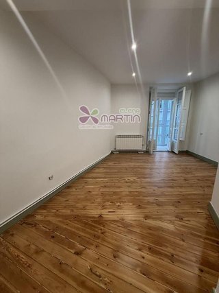 Piso en alquiler en Plaza España - Villa Pilar - Reyes Católicos - Vadillos en Burgos